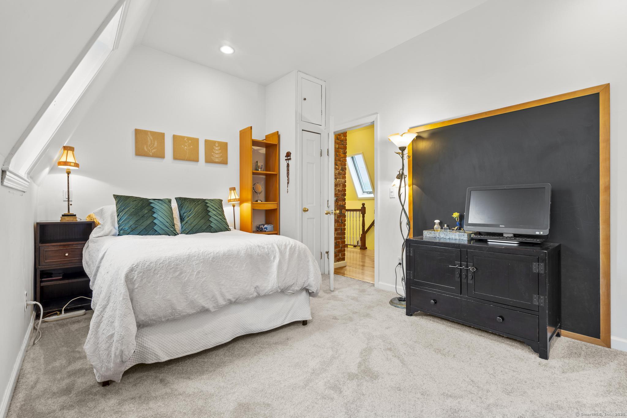 Fairfield, Connecticut, 06825, United States, 3 Bedrooms Bedrooms, ,2 BathroomsBathrooms,Residential,For Sale,1990331