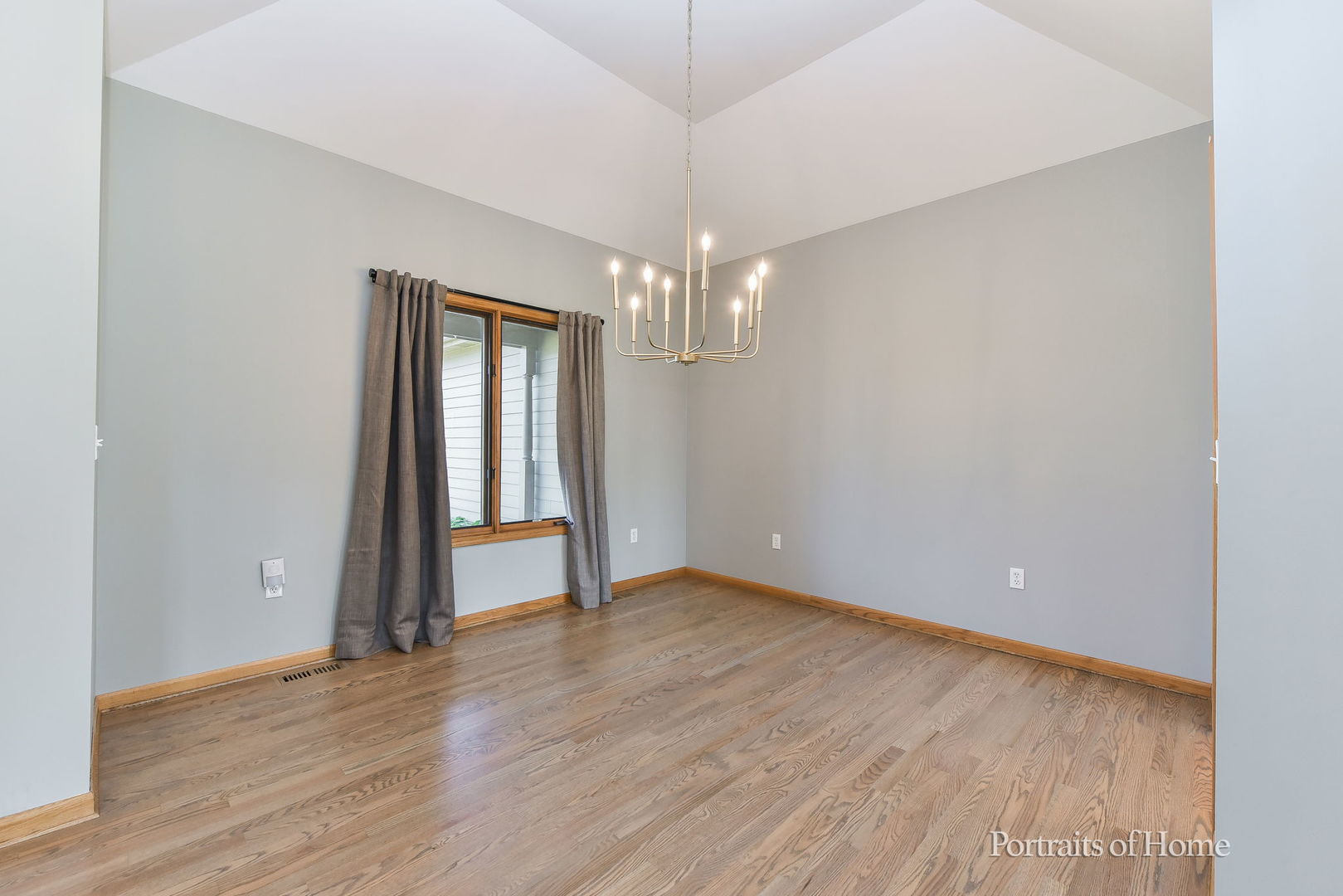 Yorkville, Illinois, 60560, United States, 5 Bedrooms Bedrooms, ,4 BathroomsBathrooms,Residential,For Sale,1940402