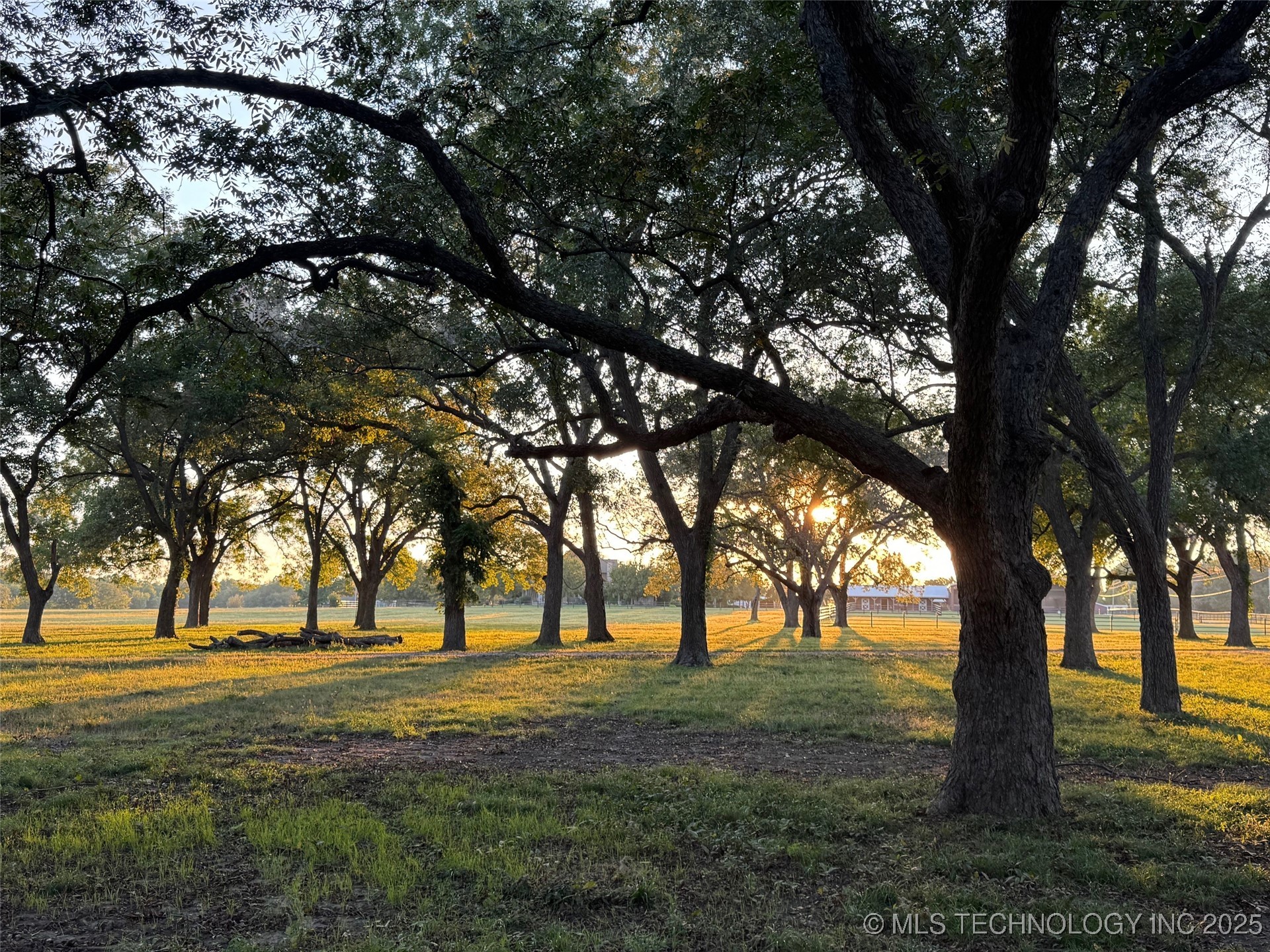Mounds, Oklahoma, 74047, United States, 4 Bedrooms Bedrooms, ,6 BathroomsBathrooms,Residential,For Sale,1960960