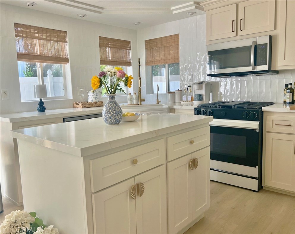 Newport Beach, California, 92660, United States, 3 Bedrooms Bedrooms, ,3 BathroomsBathrooms,Residential,For Sale,1892275