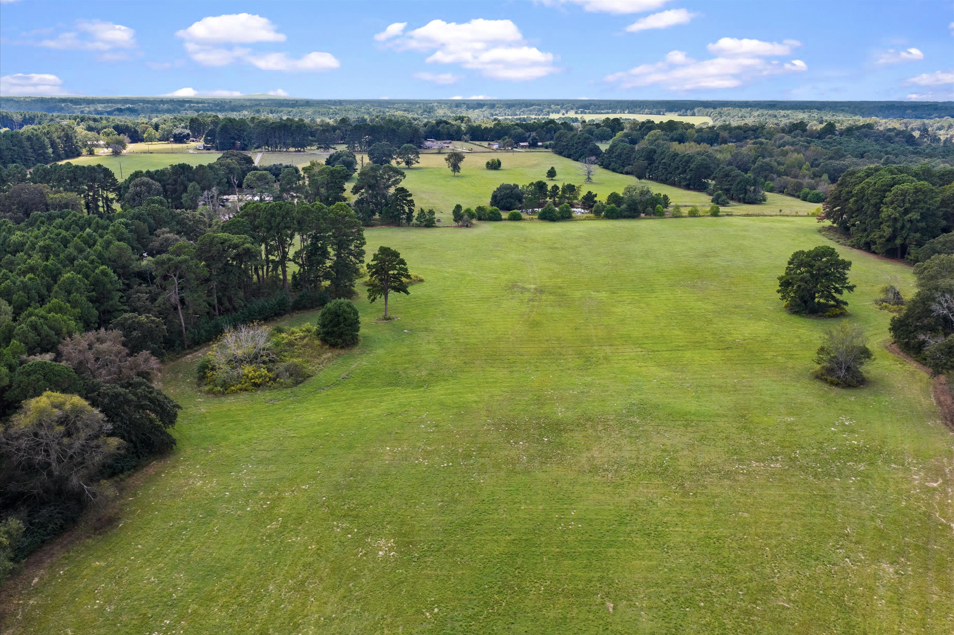 Henderson, Texas, 75654, United States, 3 Bedrooms Bedrooms, ,2 BathroomsBathrooms,Residential,For Sale,1983908
