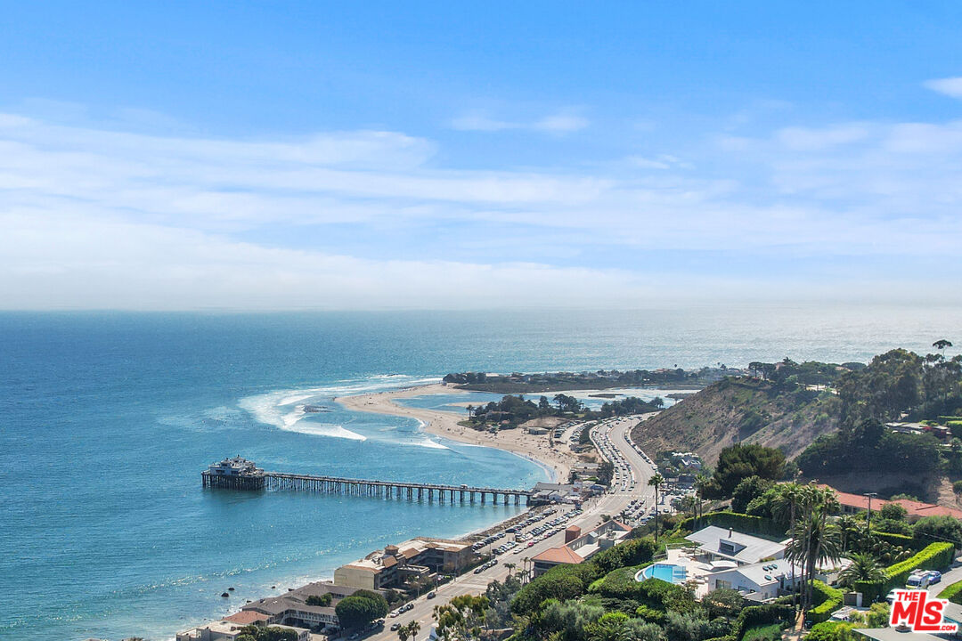 Malibu, California, 90265, United States, 3 Bedrooms Bedrooms, ,4 BathroomsBathrooms,Residential,For Sale,1846867