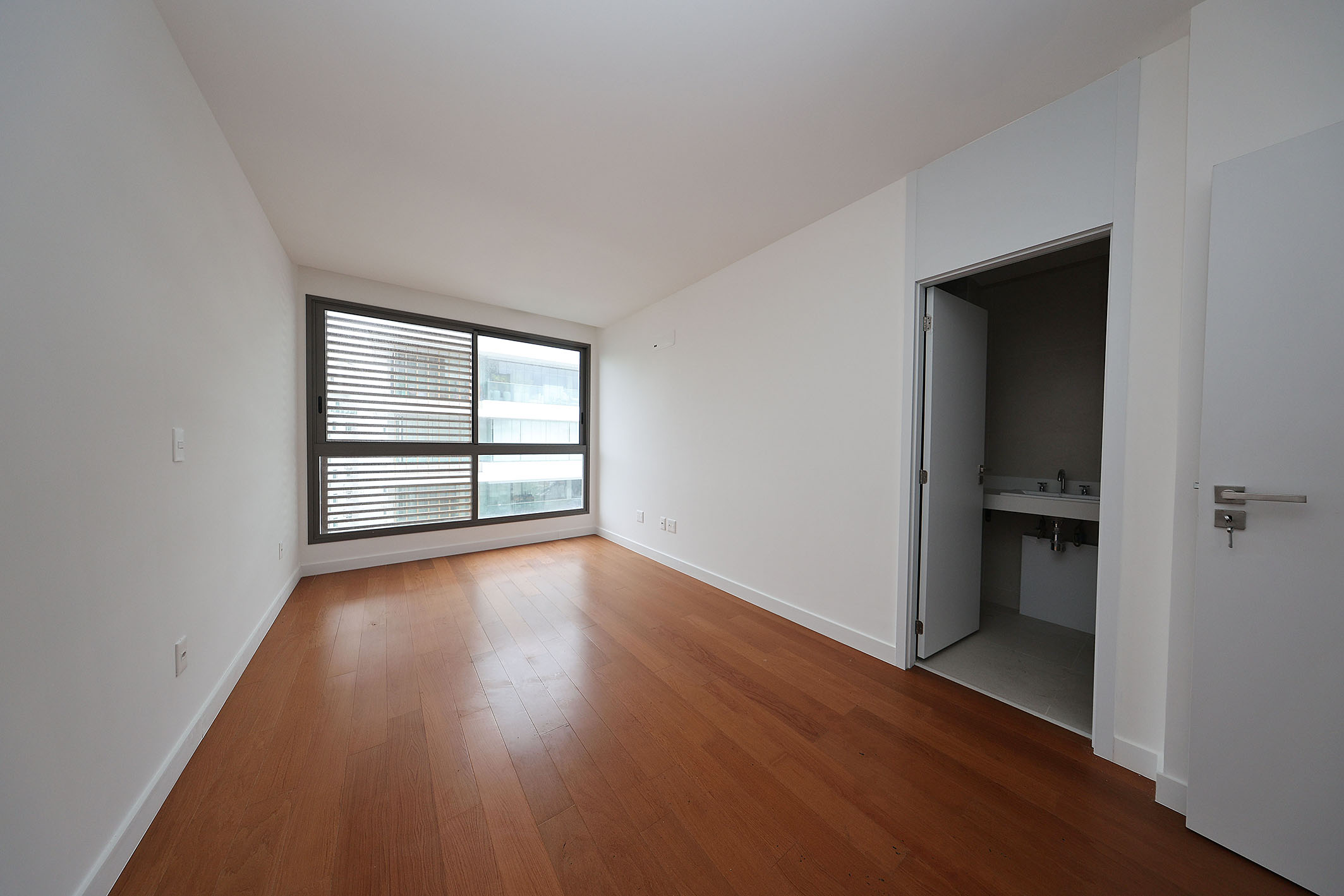  Elegant four-suite residence in a full-service residential condominium - 物件實景