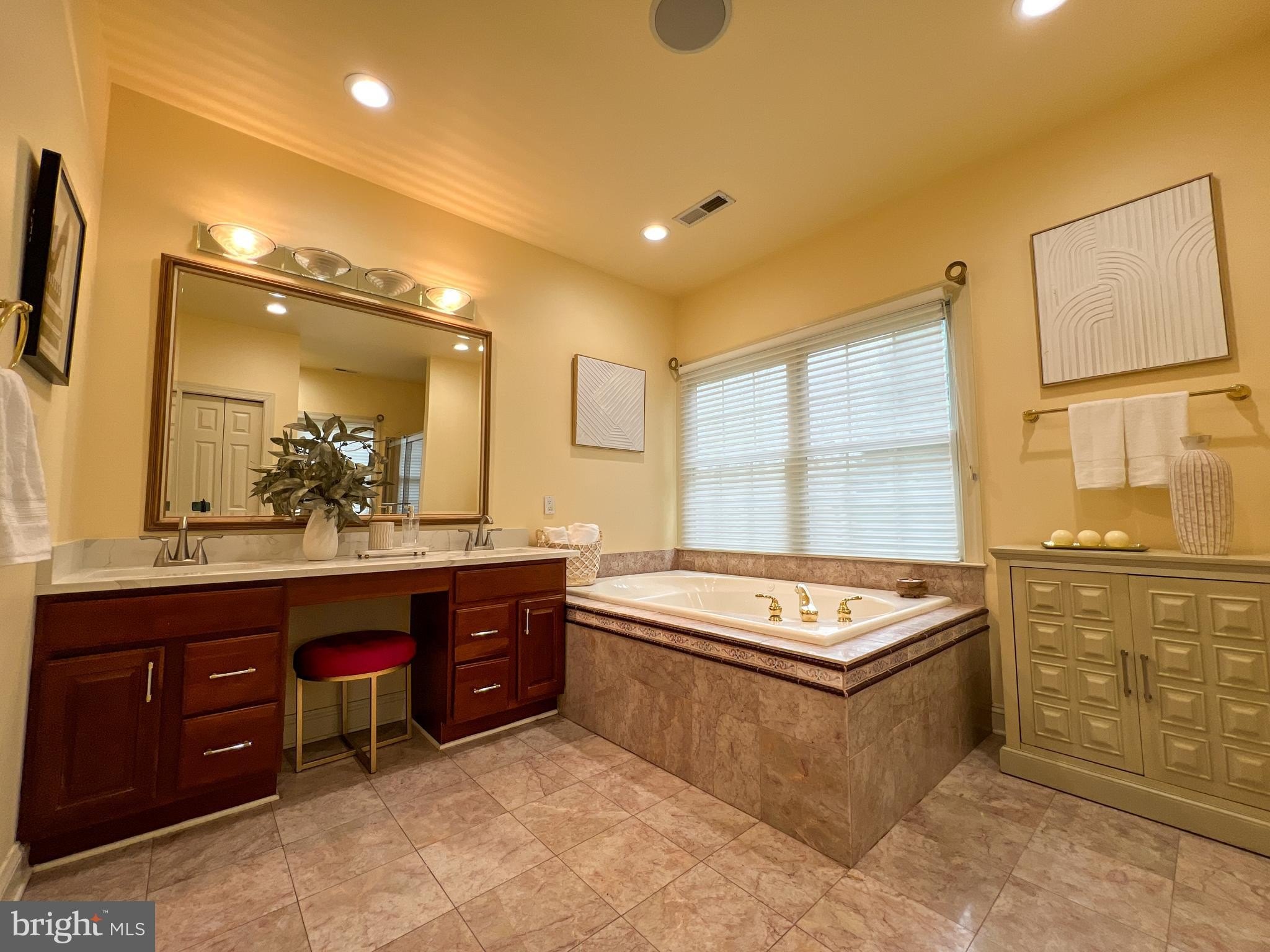 CROWNSVILLE, Maryland, 21032, United States, 4 Bedrooms Bedrooms, ,5 BathroomsBathrooms,Residential,For Sale,1983154