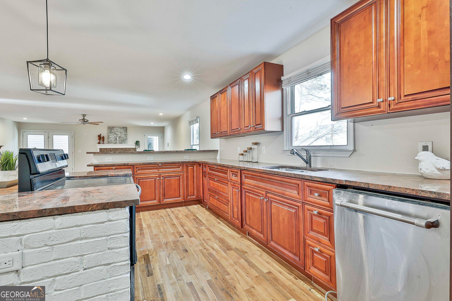 Atlanta, Georgia, 30314, United States, 5 Bedrooms Bedrooms, ,4 BathroomsBathrooms,Residential,For Sale,2006561