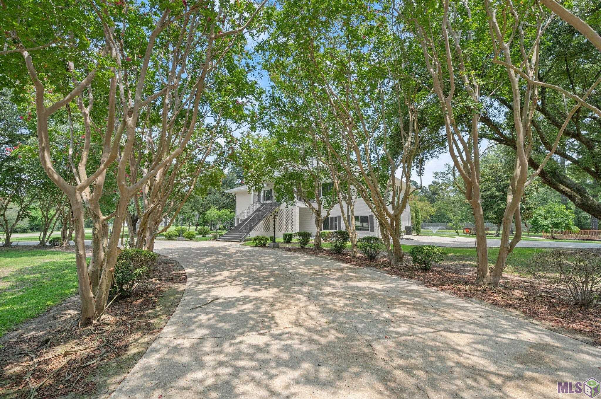 Baton Rouge, Louisiana, 70818, United States, 5 Bedrooms Bedrooms, ,4 BathroomsBathrooms,Residential,For Sale,1899347