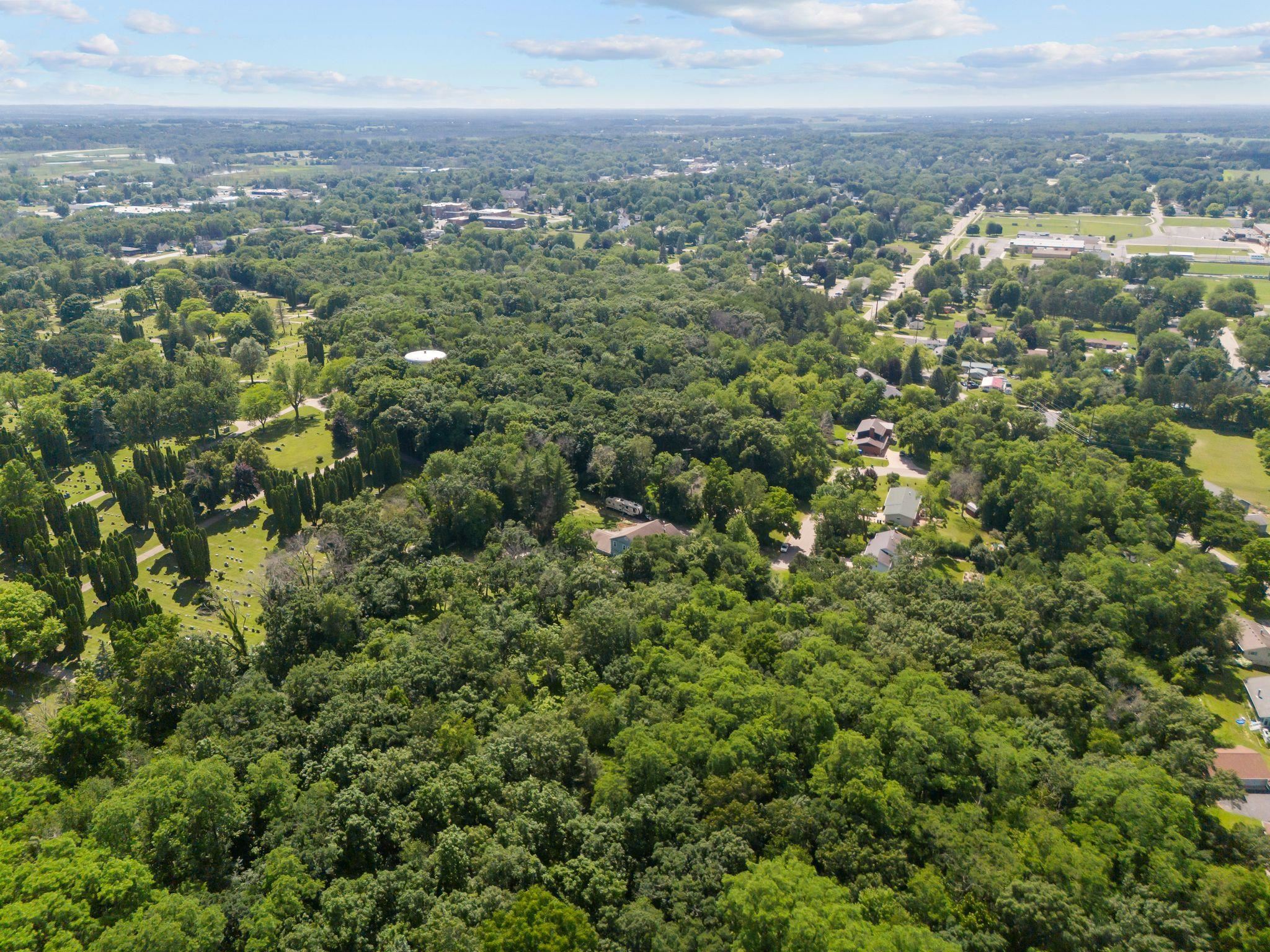Berlin, Wisconsin, 54923, United States, 5 Bedrooms Bedrooms, ,4 BathroomsBathrooms,Residential,For Sale,1974961