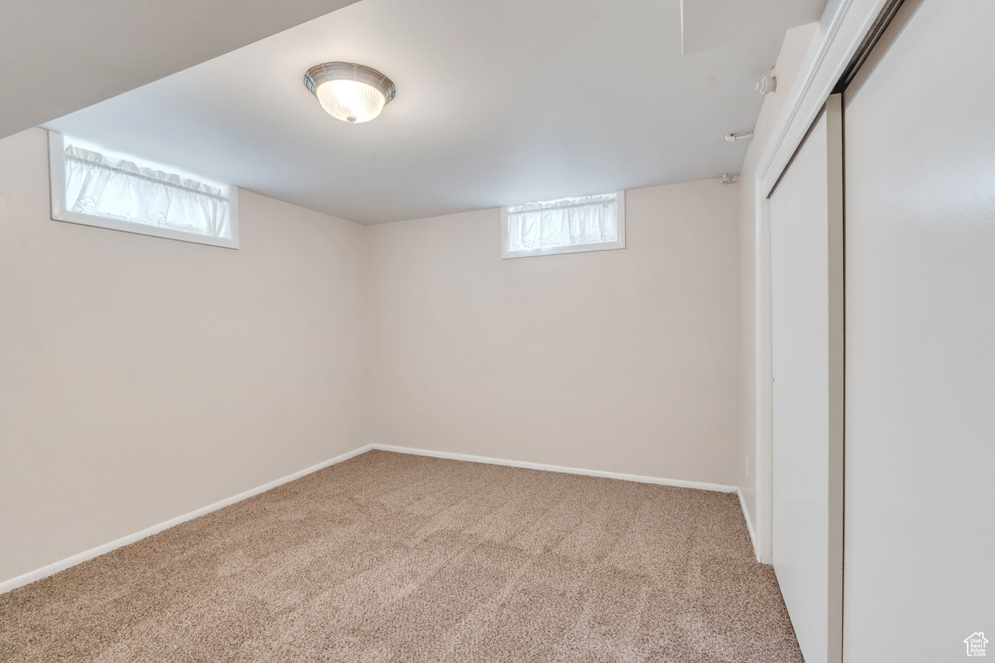 Millcreek, Utah, 84109, United States, 5 Bedrooms Bedrooms, ,1 BathroomBathrooms,Residential,For Sale,1924864