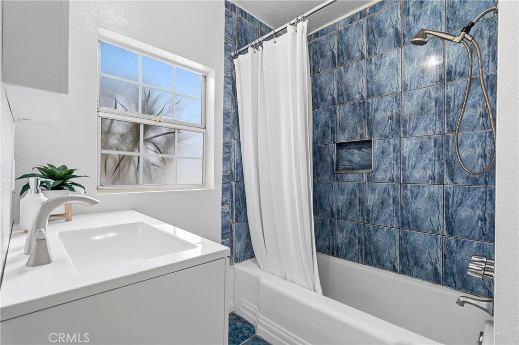 Pomona, California, 91768, United States, 3 Bedrooms Bedrooms, ,1 BathroomBathrooms,Residential,For Sale,1987076