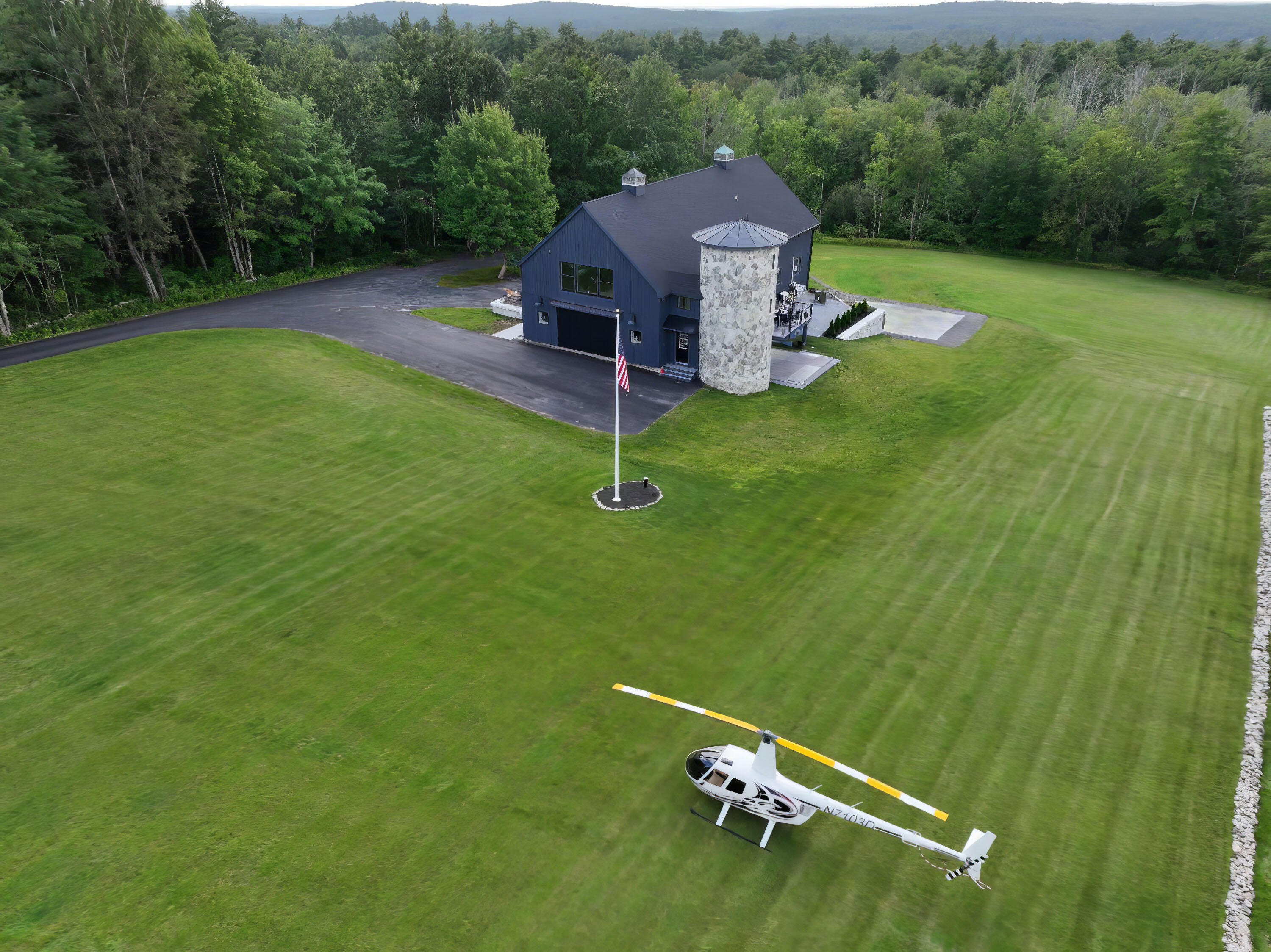 Falmouth, Maine, 04105, United States, 3 Bedrooms Bedrooms, ,4 BathroomsBathrooms,Residential,For Sale,1975511