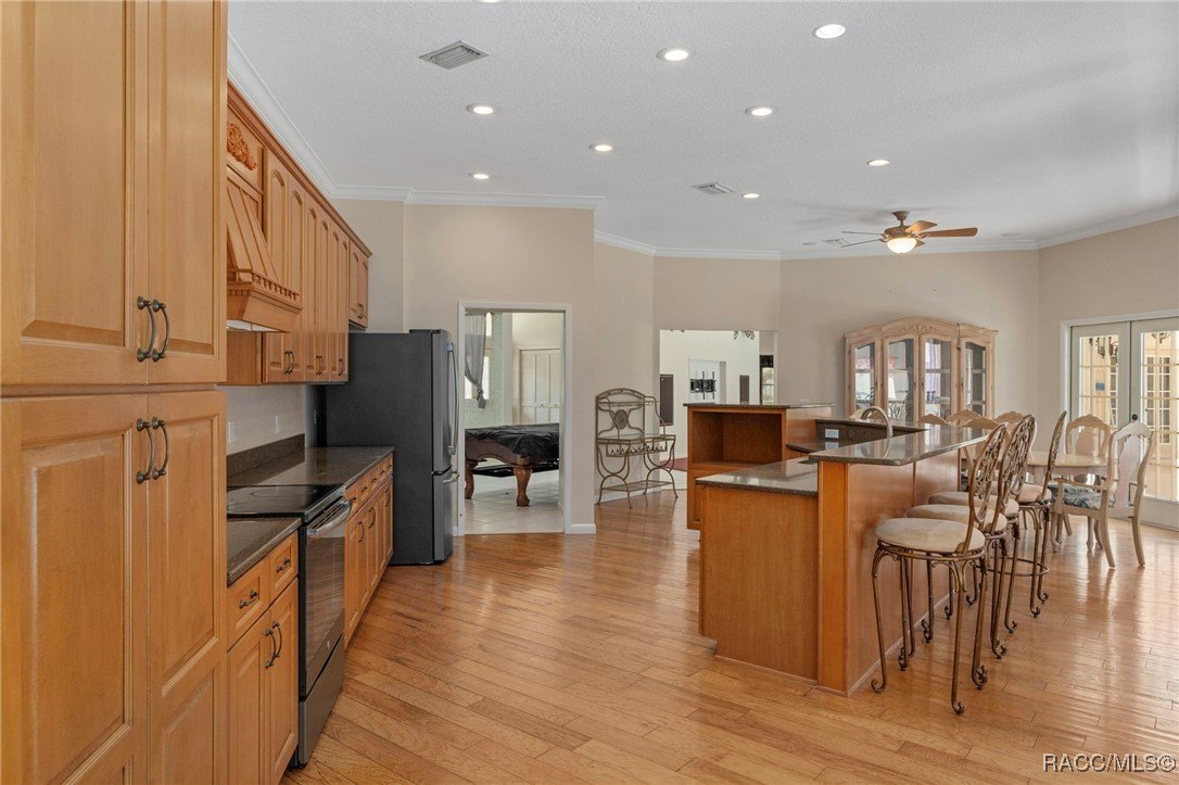 Homosassa, Florida, 34446, United States, 5 Bedrooms Bedrooms, ,4 BathroomsBathrooms,Residential,For Sale,1916240