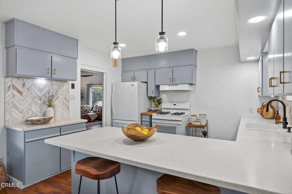 Ojai, California, 93023, United States, 4 Bedrooms Bedrooms, ,3 BathroomsBathrooms,Residential,For Sale,1989164