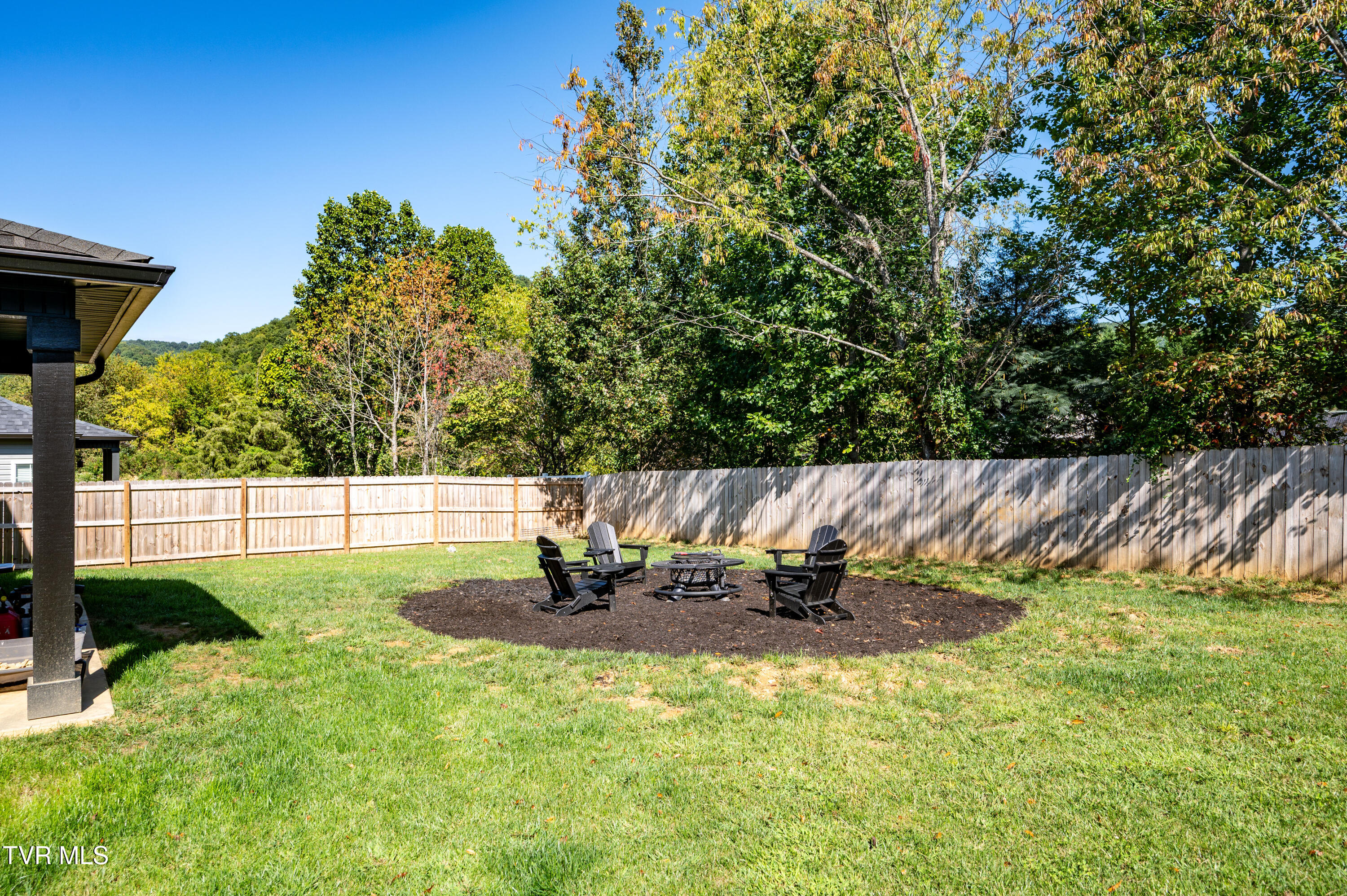 Erwin, Tennessee, 37650, United States, 4 Bedrooms Bedrooms, ,3 BathroomsBathrooms,Residential,For Sale,1944978