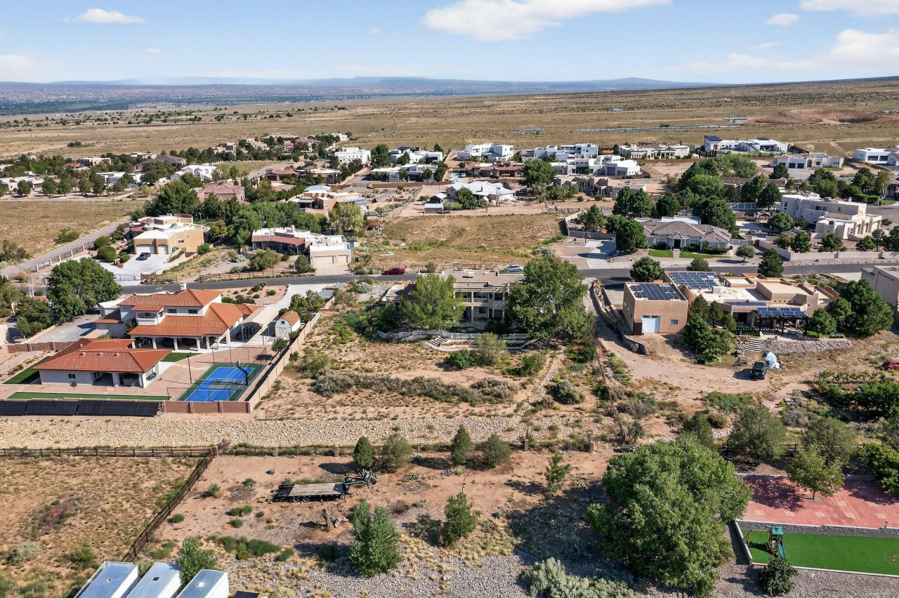 Albuquerque, New Mexico, 87122, United States, 5 Bedrooms Bedrooms, ,5 BathroomsBathrooms,Residential,For Sale,1933221