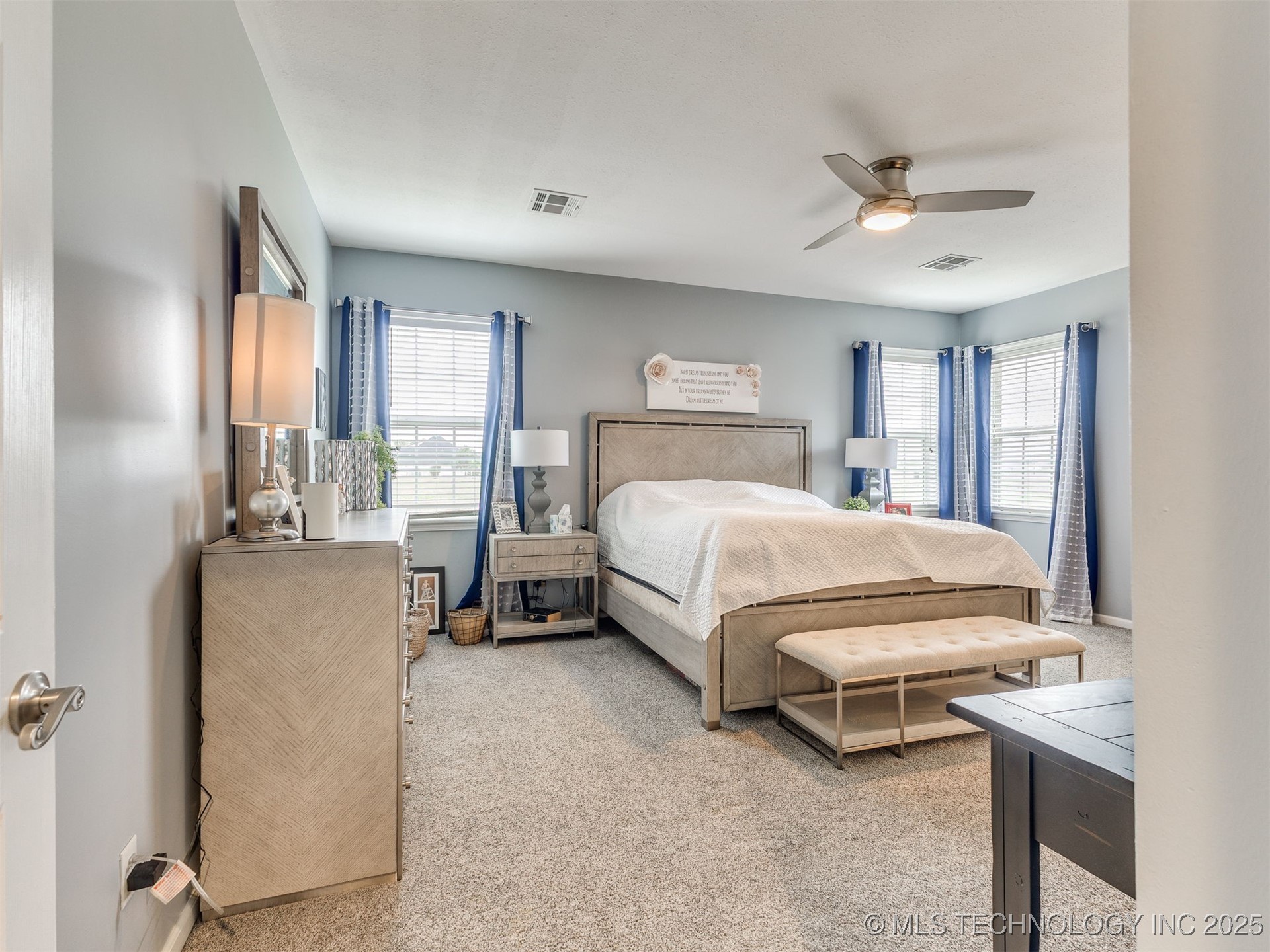 Mounds, Oklahoma, 74047, United States, 4 Bedrooms Bedrooms, ,4 BathroomsBathrooms,Residential,For Sale,1985246