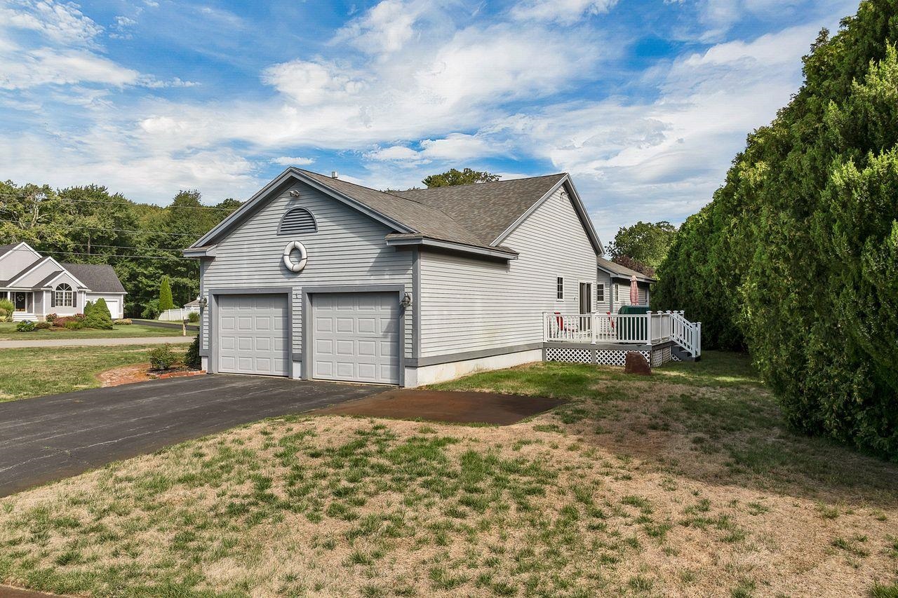 Seabrook, New Hampshire, 03874, United States, 3 Bedrooms Bedrooms, ,2 BathroomsBathrooms,Residential,For Sale,1986462