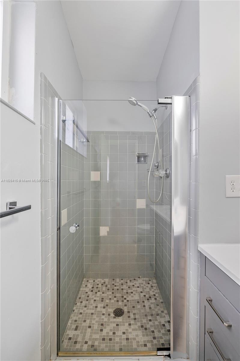 Miami, Florida, 33165, United States, 3 Bedrooms Bedrooms, ,2 BathroomsBathrooms,Residential,For Sale,1882304