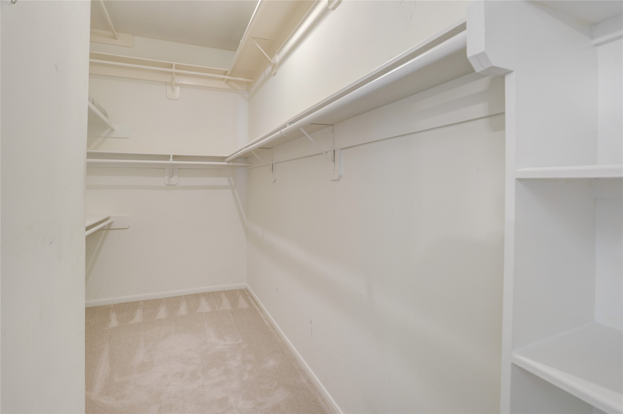  4024 Lanark Lane - 物件實景