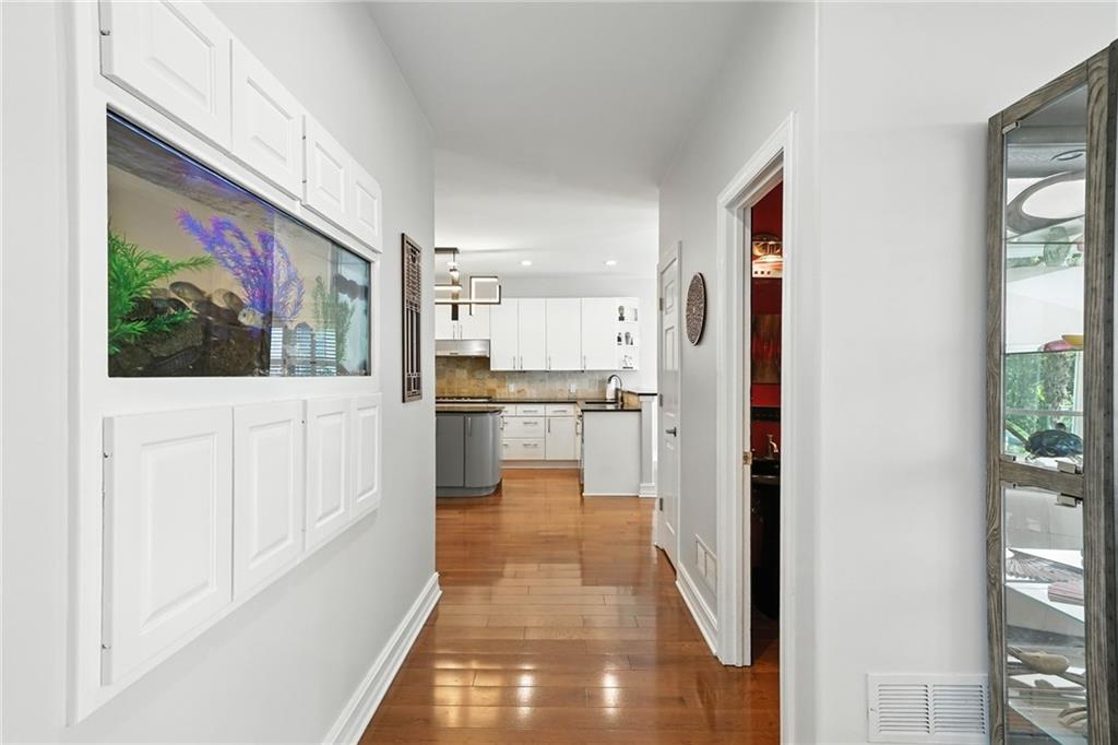 Marietta, Georgia, 30067, United States, 5 Bedrooms Bedrooms, ,4 BathroomsBathrooms,Residential,For Sale,1938523