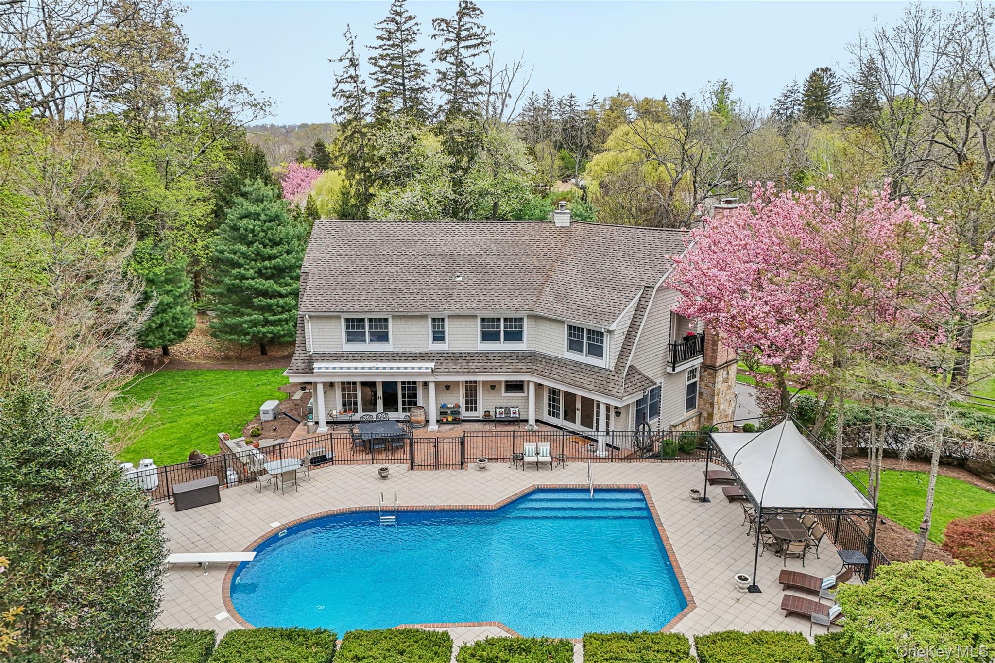  76 Harbor Road, Head Of The Harbor, NY, 11780 - 物件實景