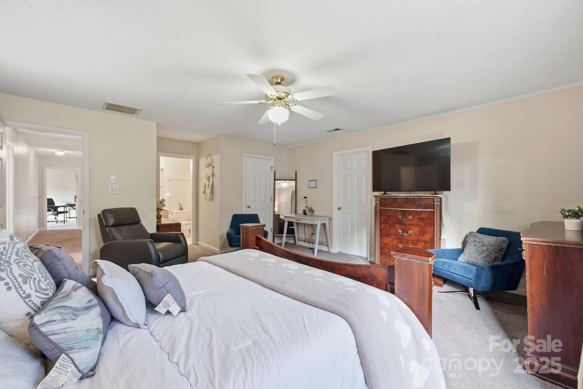 Charlotte, North Carolina, 28210, United States, 4 Bedrooms Bedrooms, ,3 BathroomsBathrooms,Residential,For Sale,2002030