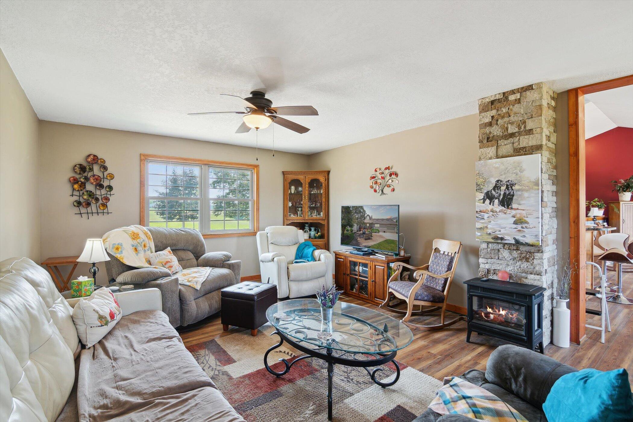 Hillsdale, Michigan, 49242, United States, 6 Bedrooms Bedrooms, ,4 BathroomsBathrooms,Residential,For Sale,1931789