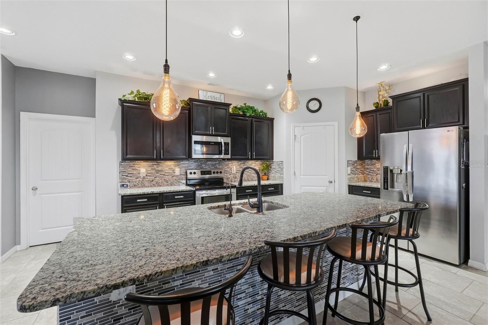 KISSIMMEE, Florida, 34744, United States, 4 Bedrooms Bedrooms, ,4 BathroomsBathrooms,Residential,For Sale,1986116