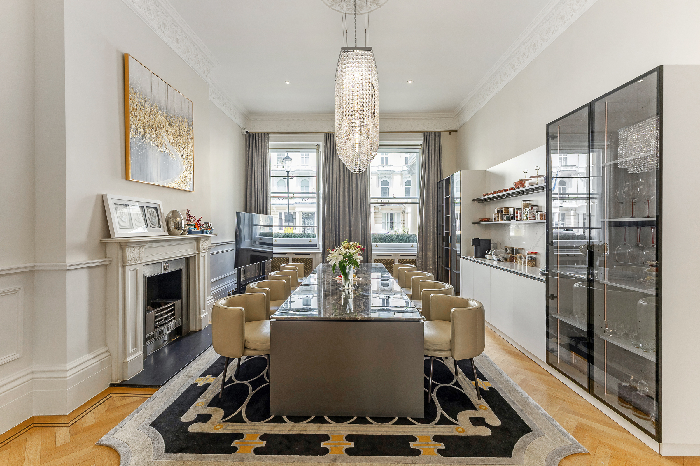  Grand Proportions on in Queen