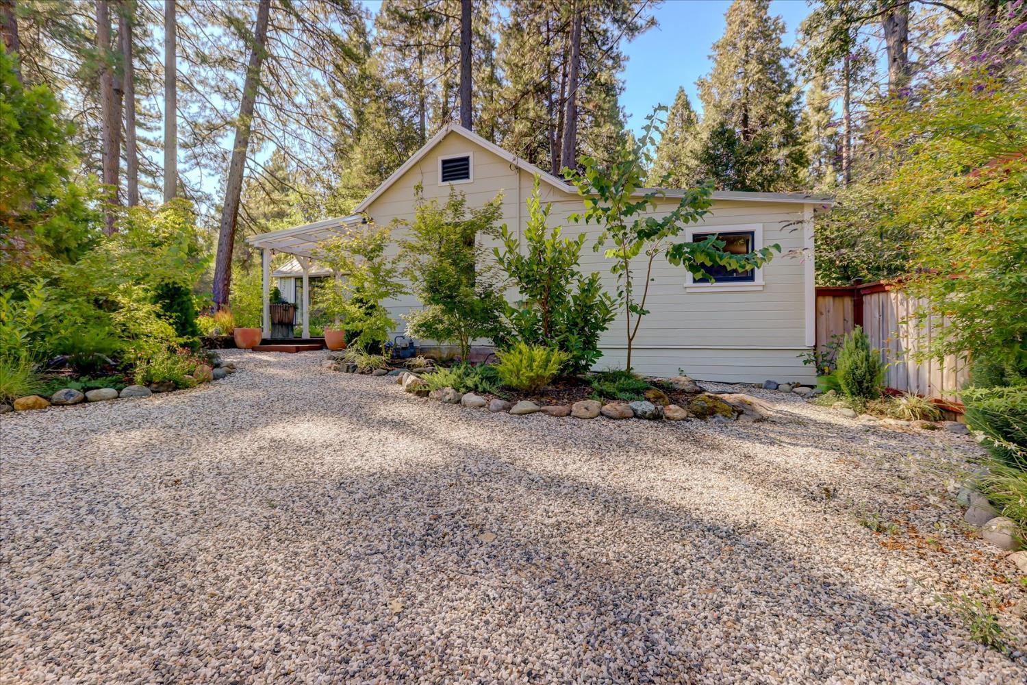 Nevada City, California, 95959, United States, 2 Bedrooms Bedrooms, ,1 BathroomBathrooms,Residential,For Sale,1982930