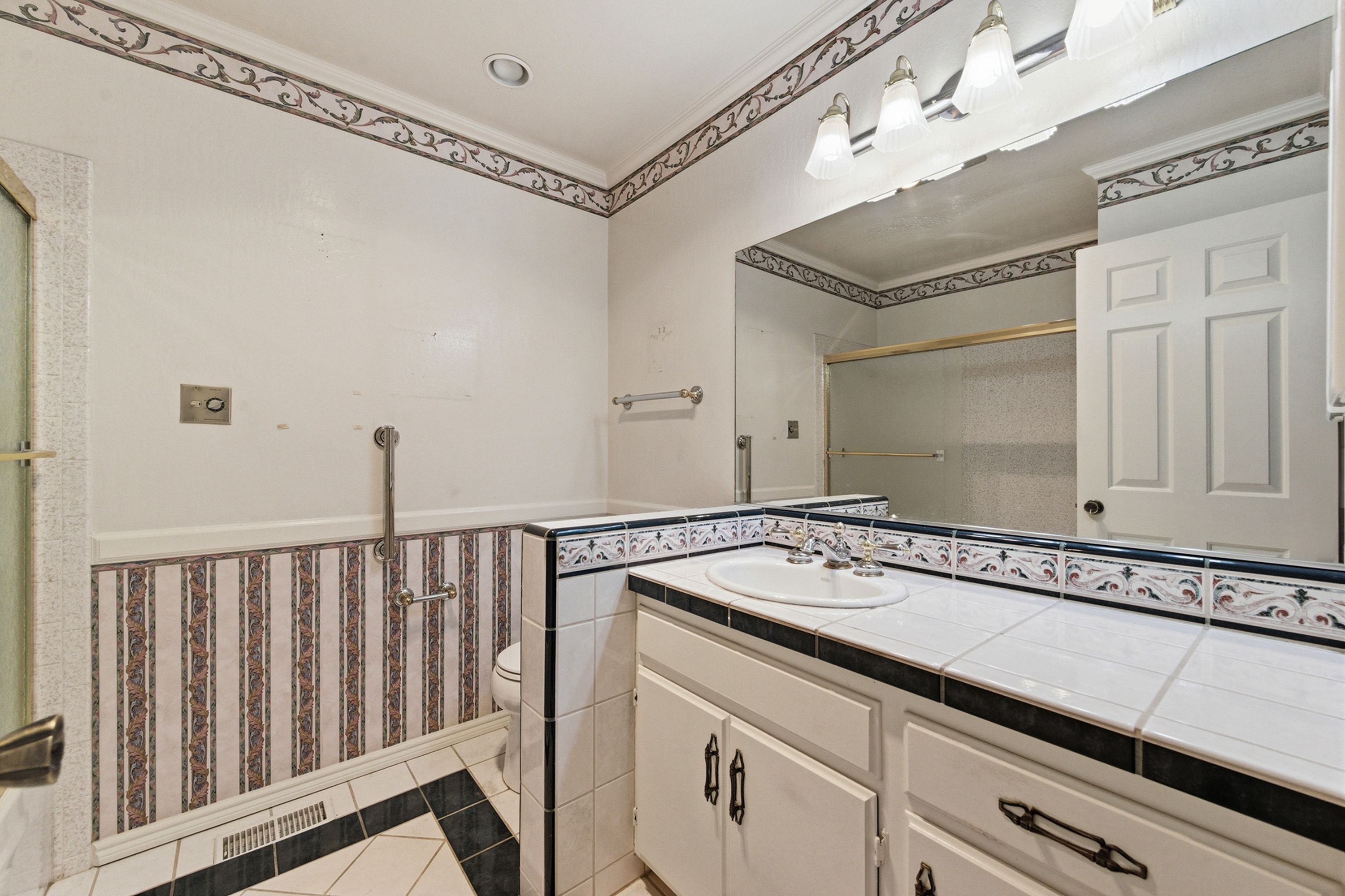  Charm and Opportunity in Browns Valley - 物件實景