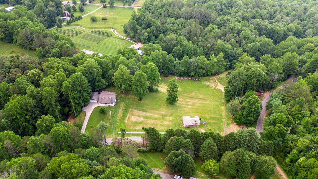 Hayesville, North Carolina, 28904, United States, 4 Bedrooms Bedrooms, ,2 BathroomsBathrooms,Residential,For Sale,1871296