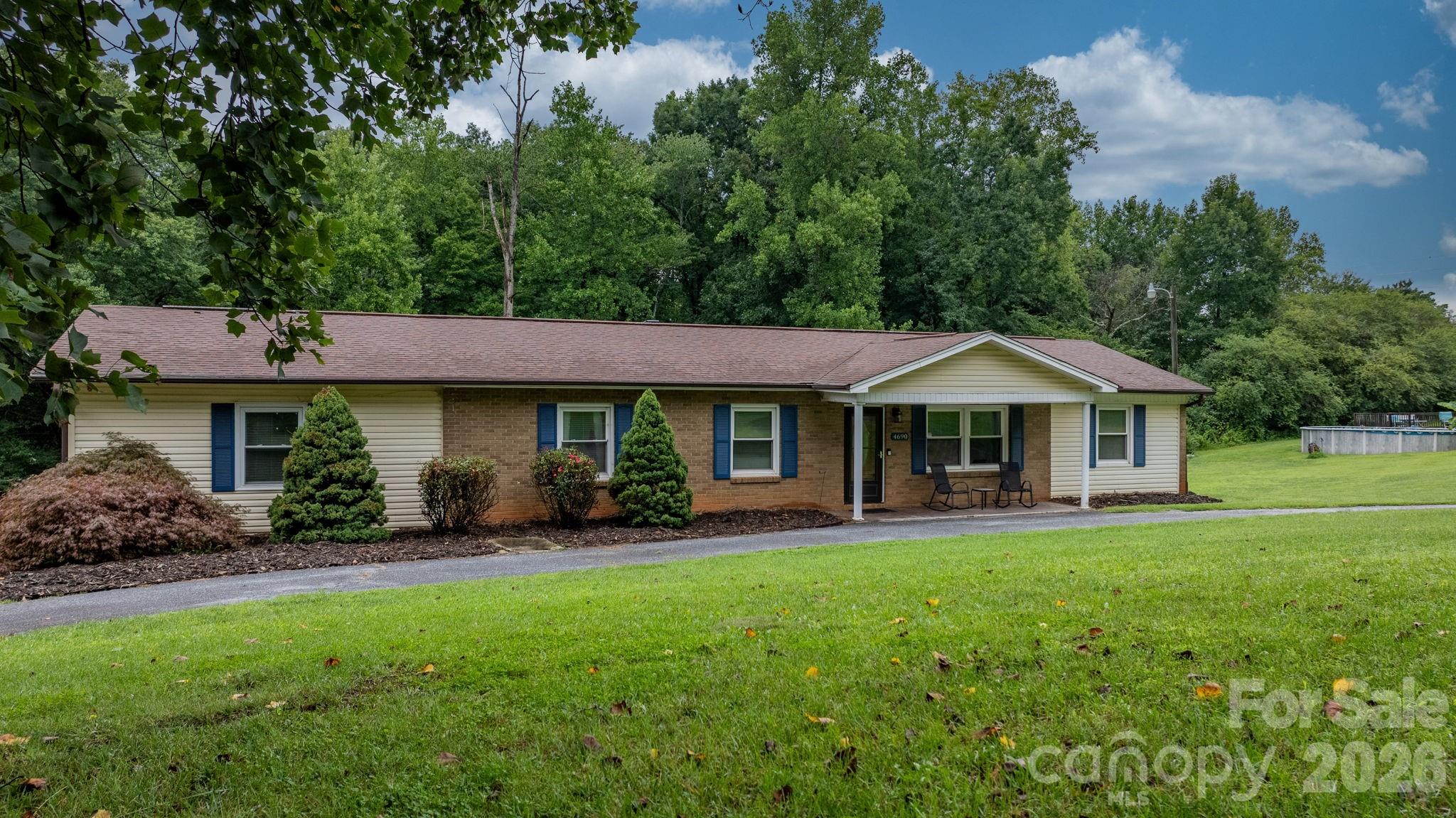 Worth Pl, Granite Falls, NC 28630