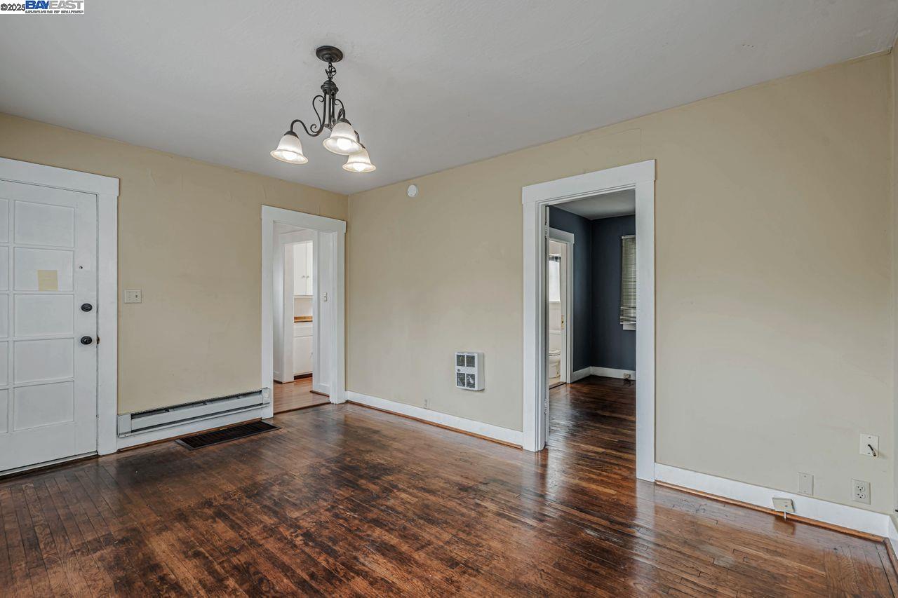 Alameda, California, 94501, United States, 1 Bedroom Bedrooms, ,1 BathroomBathrooms,Residential,For Sale,1917026