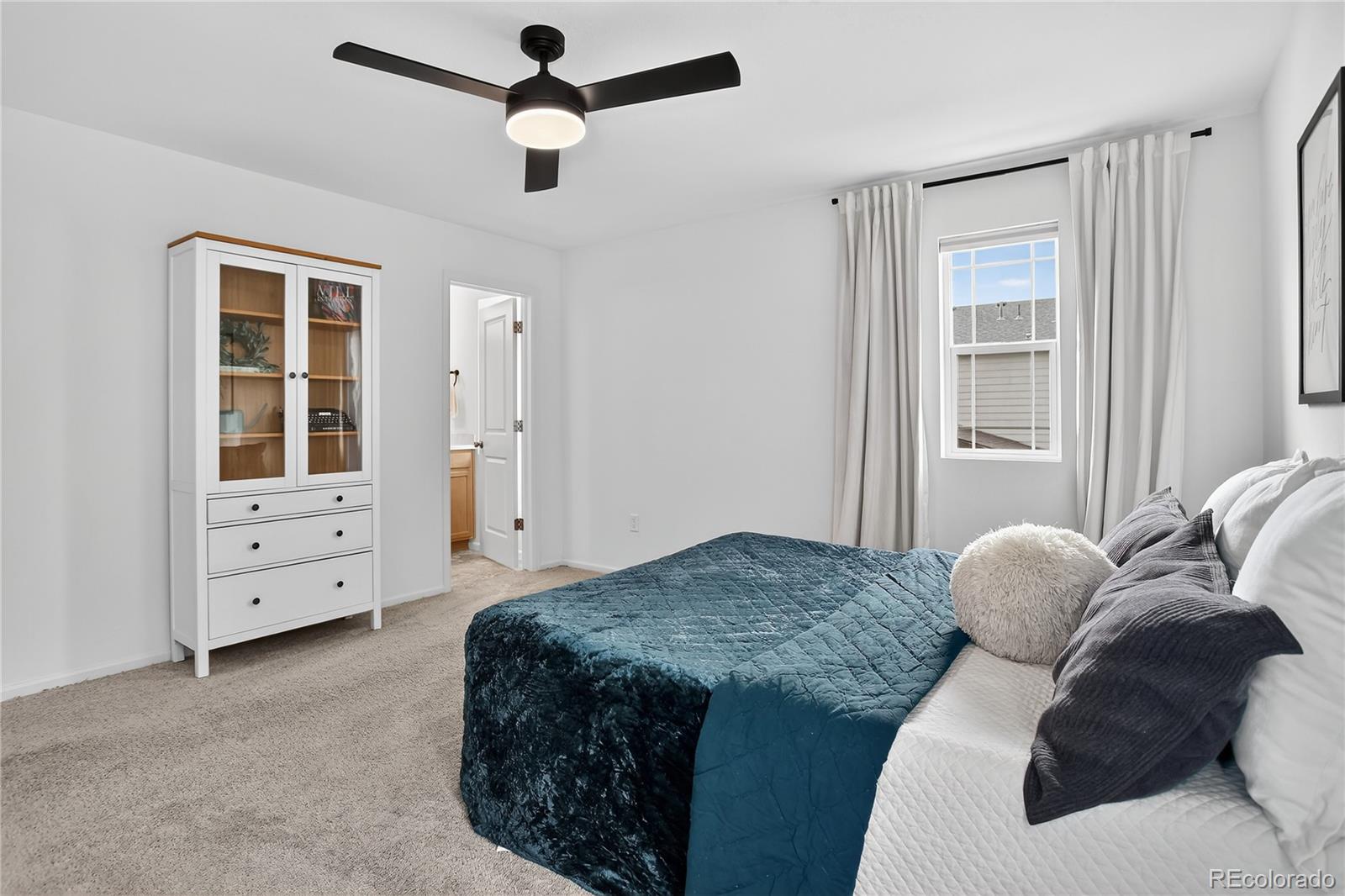 Longmont, Colorado, 80504, United States, 3 Bedrooms Bedrooms, ,2 BathroomsBathrooms,Residential,For Sale,1950187