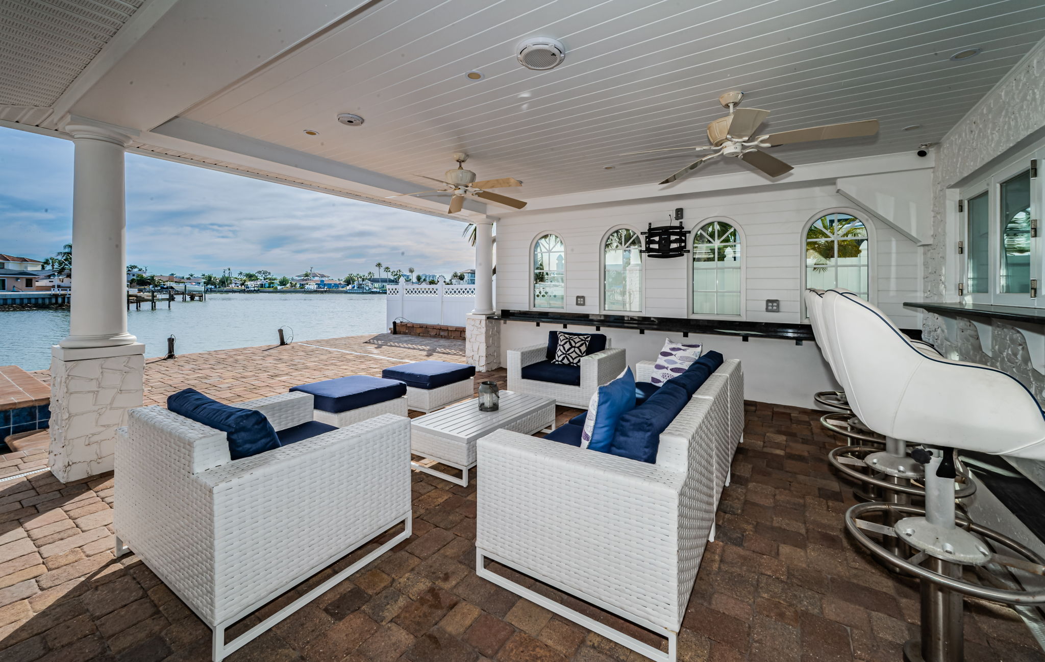 St Petersburg, Florida, 33707, United States, 4 Bedrooms Bedrooms, ,3 BathroomsBathrooms,Residential,For Sale,1992370