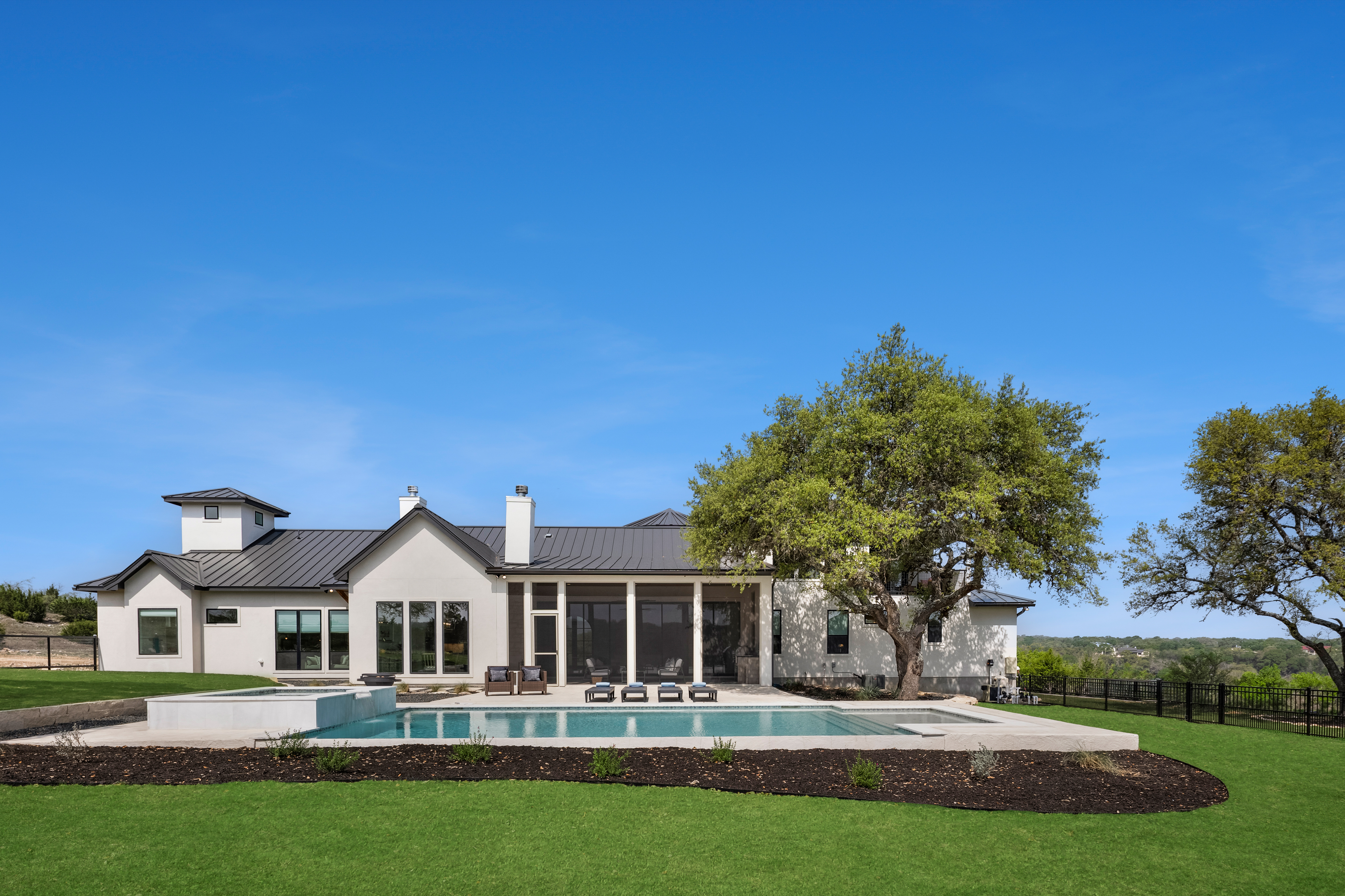  Private 15-Acre Estate with Modern Design and Scenic Hill Country Views - 物件實景