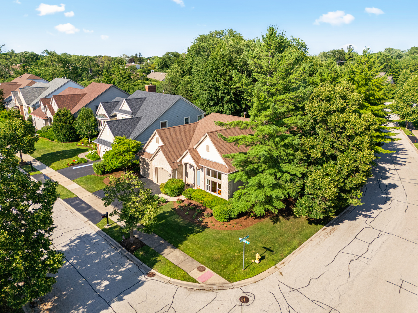 Glenview, Illinois, 60026, United States, 4 Bedrooms Bedrooms, ,4 BathroomsBathrooms,Residential,For Sale,1896408