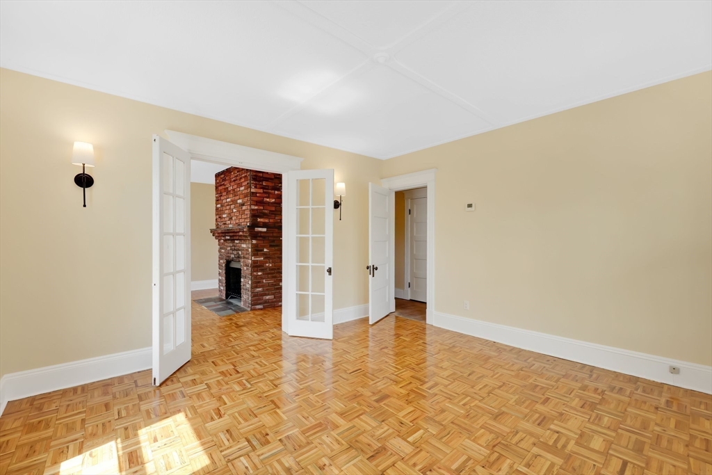 Springfield, Massachusetts, 01108, United States, 7 Bedrooms Bedrooms, ,2 BathroomsBathrooms,Residential,For Sale,2040283