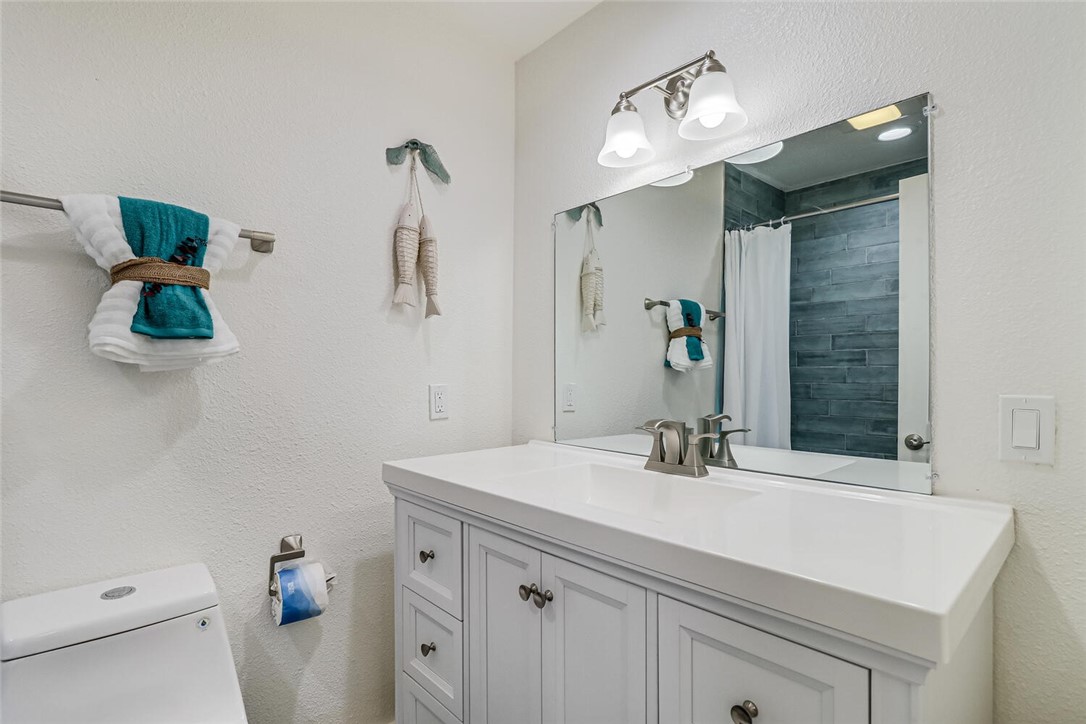 Port Aransas, Texas, 78373, United States, 3 Bedrooms Bedrooms, ,2 BathroomsBathrooms,Residential,For Sale,1877557