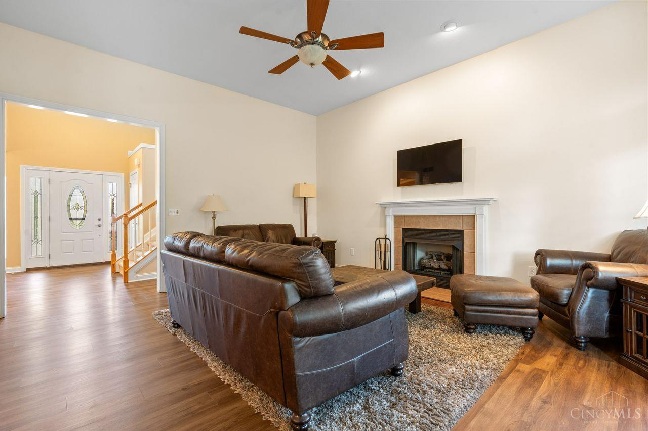 Hamilton Twp, Ohio, 45039, United States, 5 Bedrooms Bedrooms, ,4 BathroomsBathrooms,Residential,For Sale,1989607