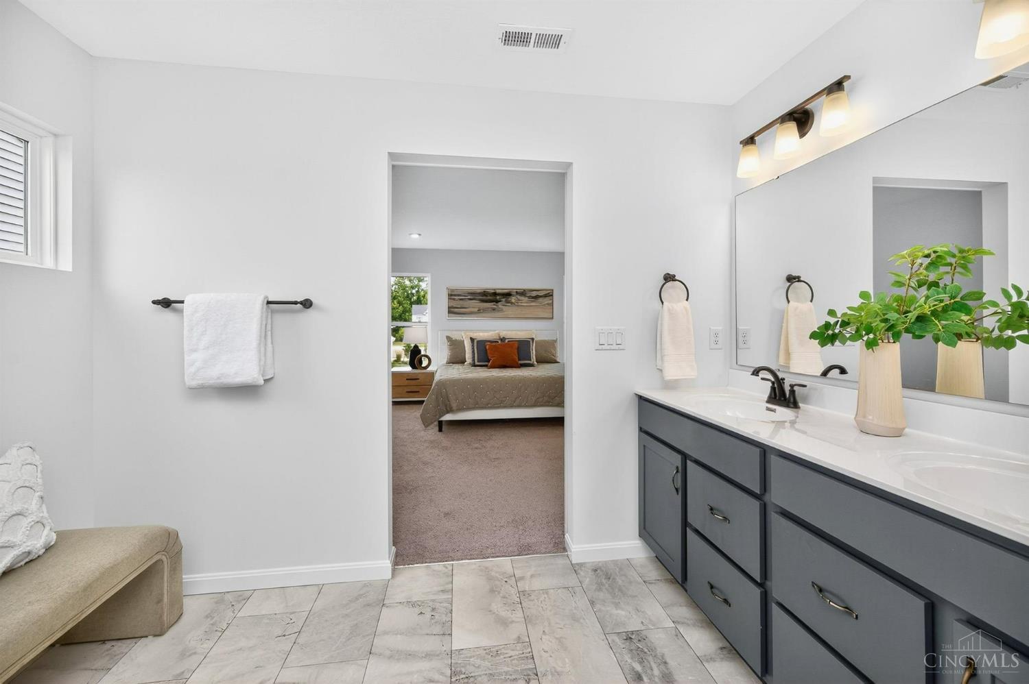 Turtle Creek Twp, Ohio, 45036, United States, 5 Bedrooms Bedrooms, ,4 BathroomsBathrooms,Residential,For Sale,1890162