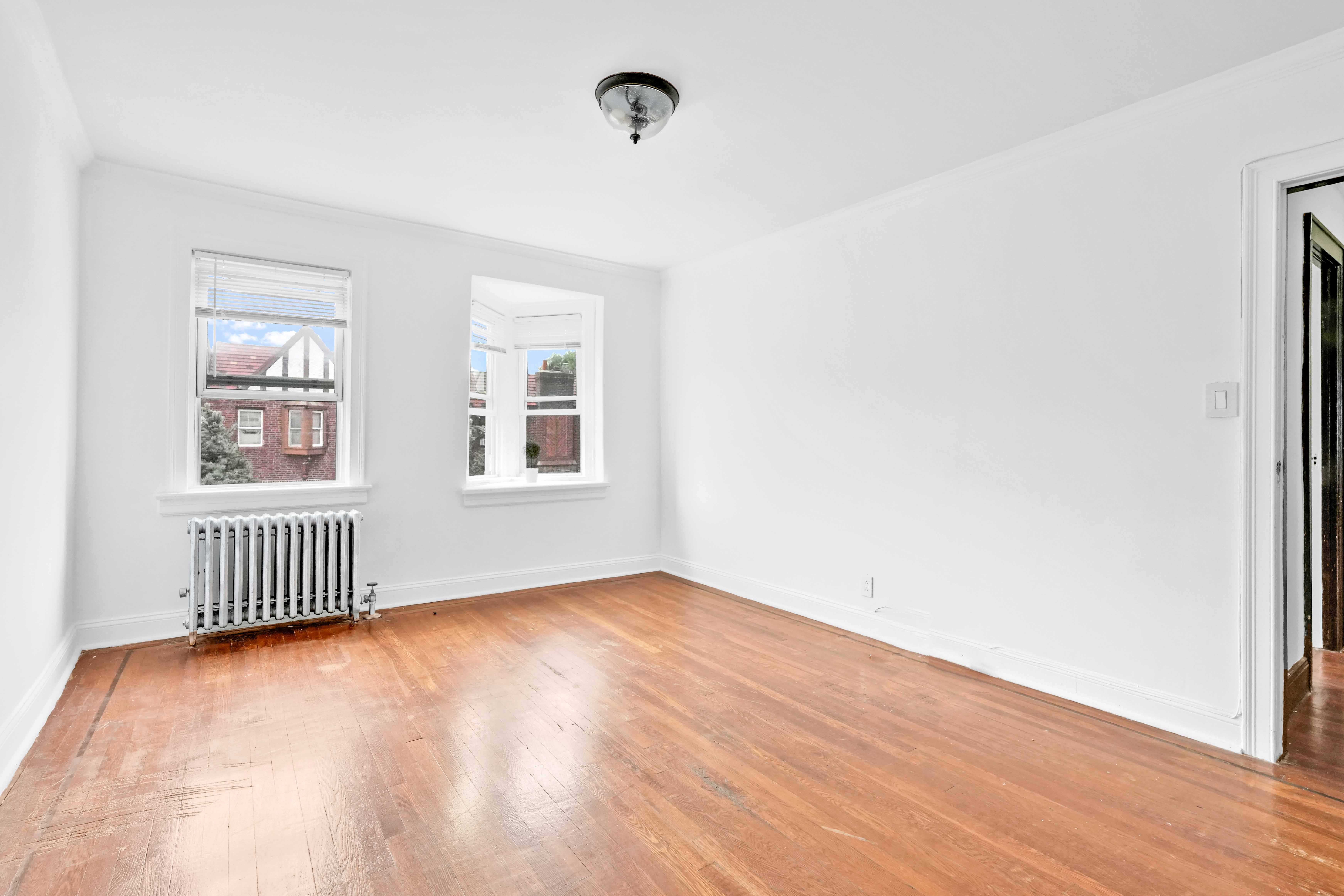 Laurelton, New York, 11413, United States, 3 Bedrooms Bedrooms, ,4 BathroomsBathrooms,Residential,For Sale,1944975