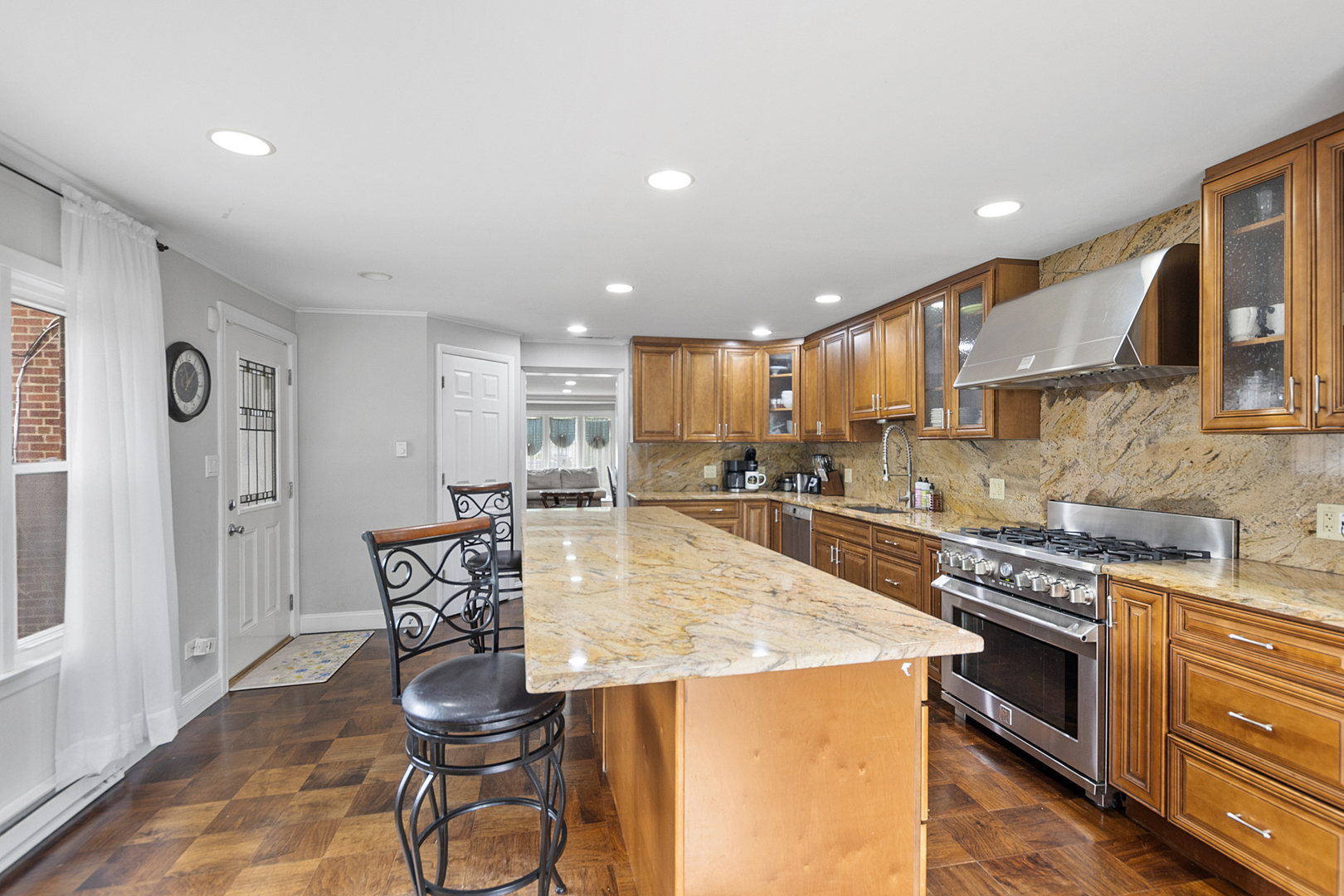 River Forest, Illinois, 60305, United States, 4 Bedrooms Bedrooms, ,3 BathroomsBathrooms,Residential,For Sale,1926113