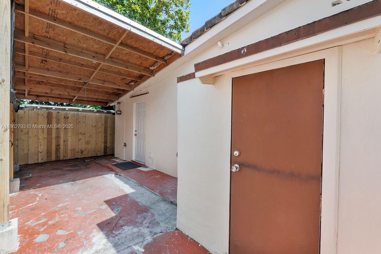 Miami, Florida, 33134, United States, 3 Bedrooms Bedrooms, ,1 BathroomBathrooms,Residential,For Sale,1938840