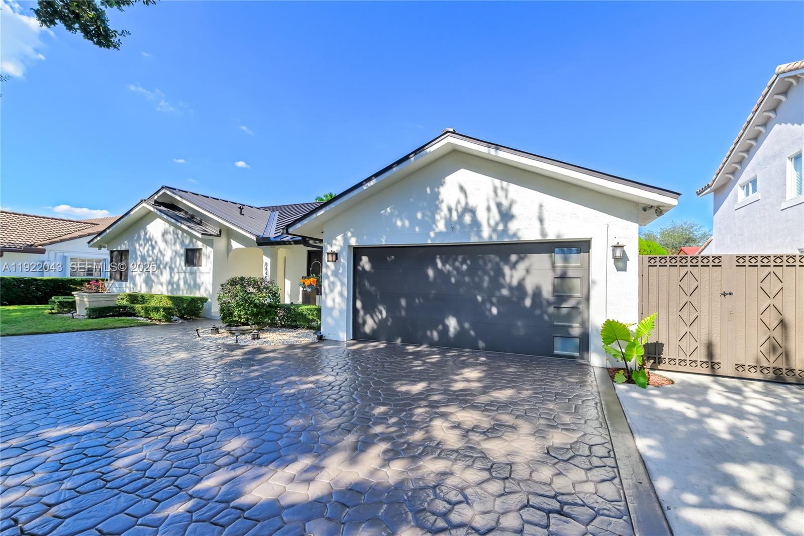 Miami Lakes, Florida, 33016, United States, 3 Bedrooms Bedrooms, ,3 BathroomsBathrooms,Residential,For Sale,2002198