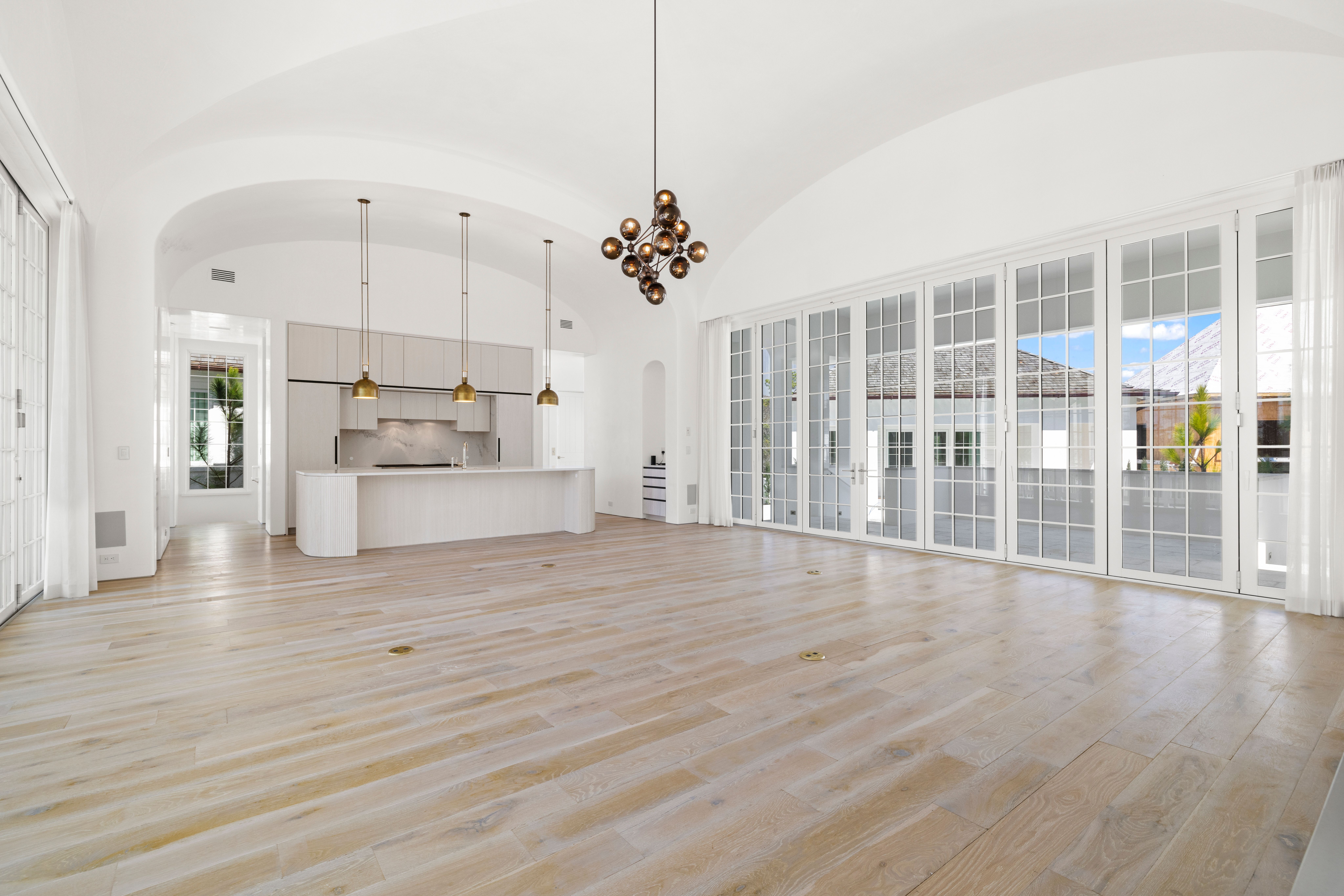  Architectural Gem With Pool And Carriage House - 物件實景