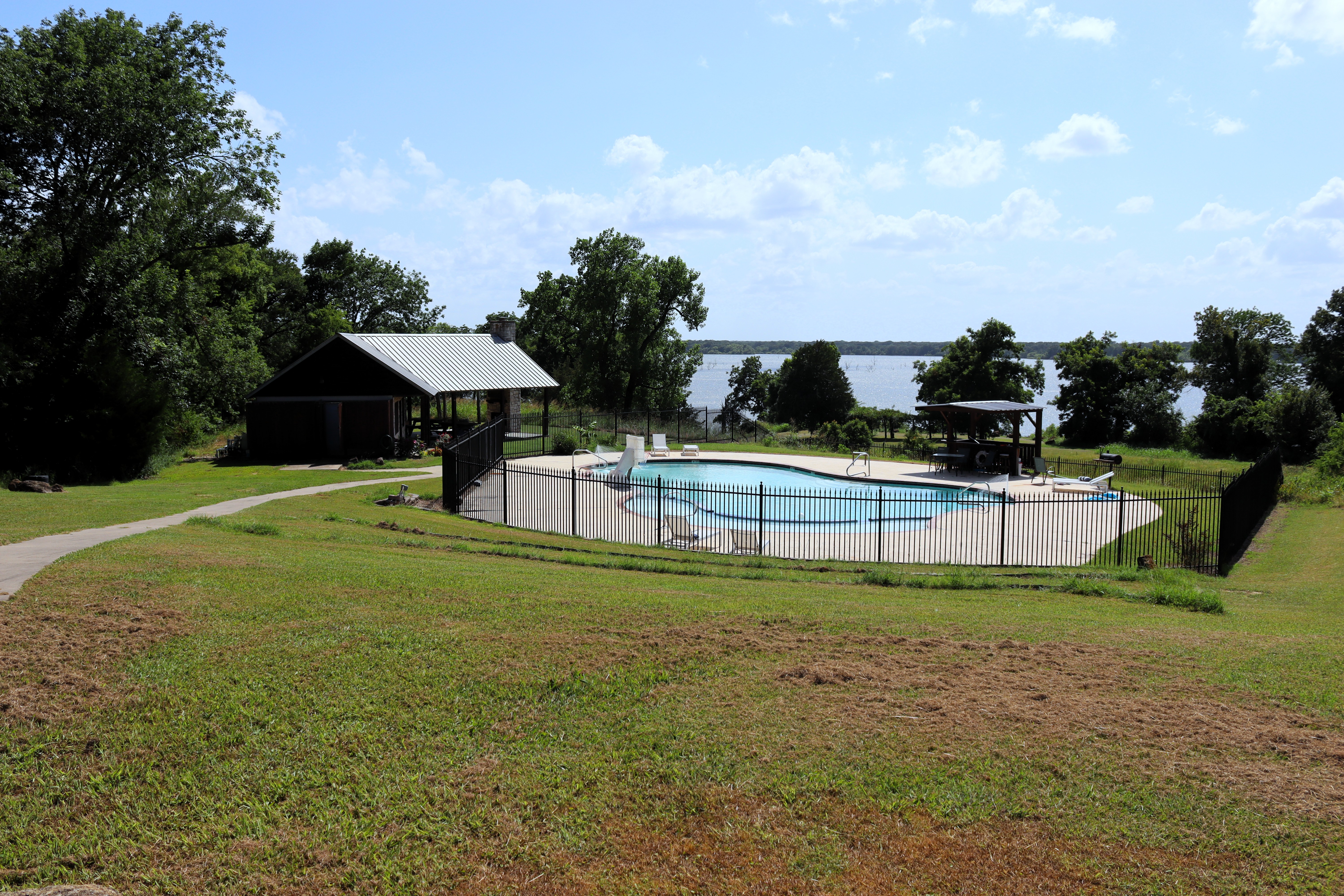 Lone Oak, Texas, 75453, United States, 3 Bedrooms Bedrooms, ,2 BathroomsBathrooms,Residential,For Sale,1880649