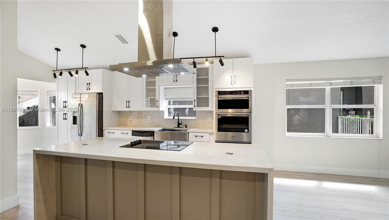 Plantation, Florida, 33322, United States, 3 Bedrooms Bedrooms, ,2 BathroomsBathrooms,Residential,For Sale,1947499