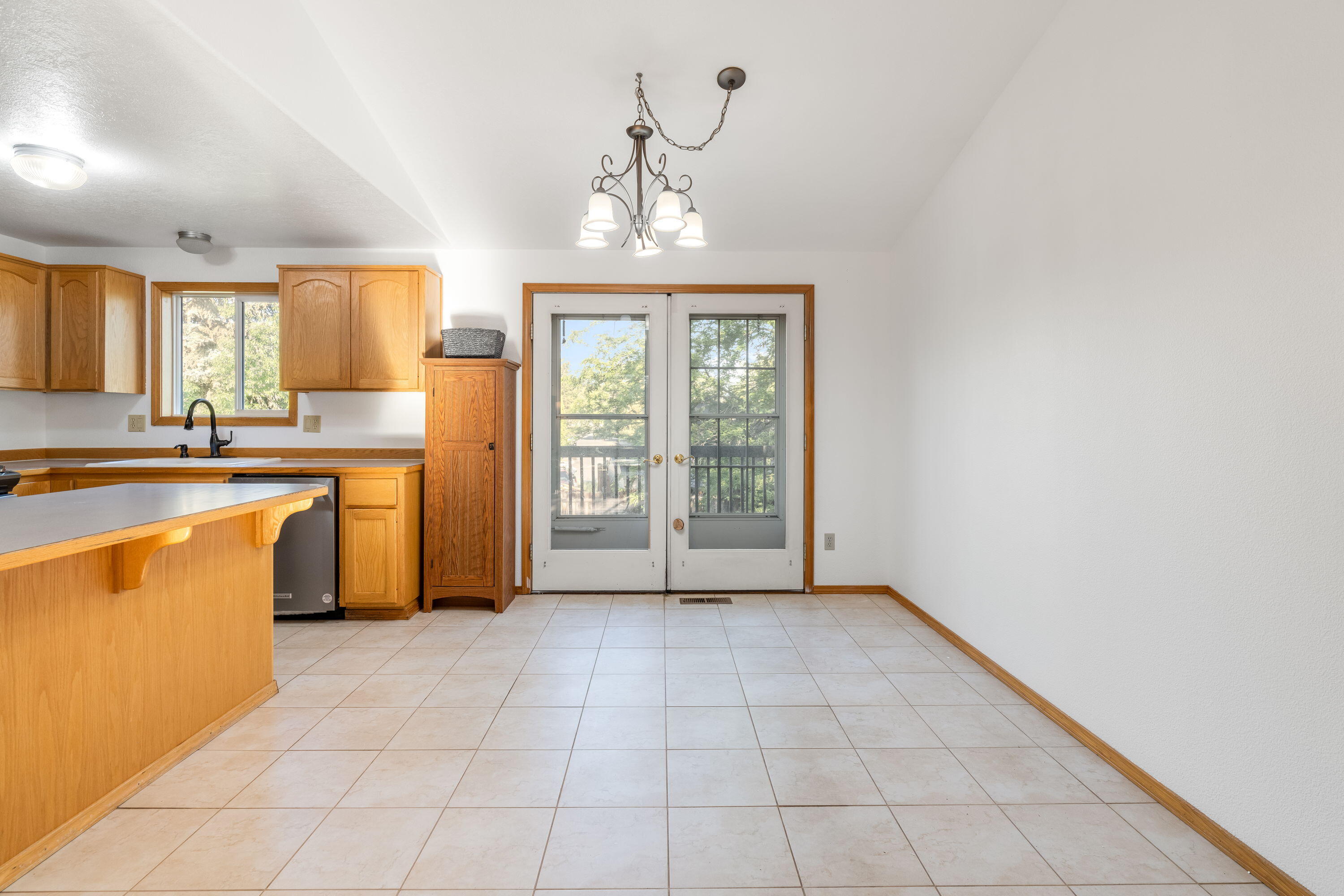 Bend, Oregon, 97701, United States, 3 Bedrooms Bedrooms, ,3 BathroomsBathrooms,Residential,For Sale,1889882
