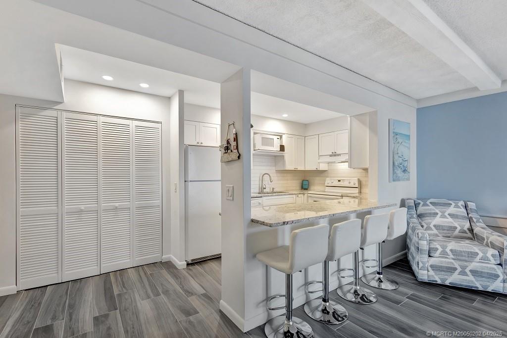 Stuart, Florida, 34996, United States, 2 Bedrooms Bedrooms, ,2 BathroomsBathrooms,Residential,For Sale,1778474